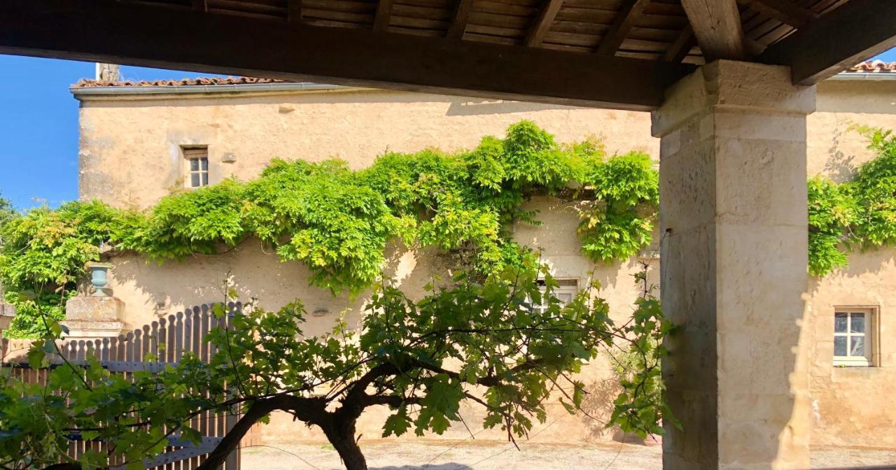 Bed and Breakfast Logis De La Touche Saint-Hilaire-des-Loges Esterno foto
