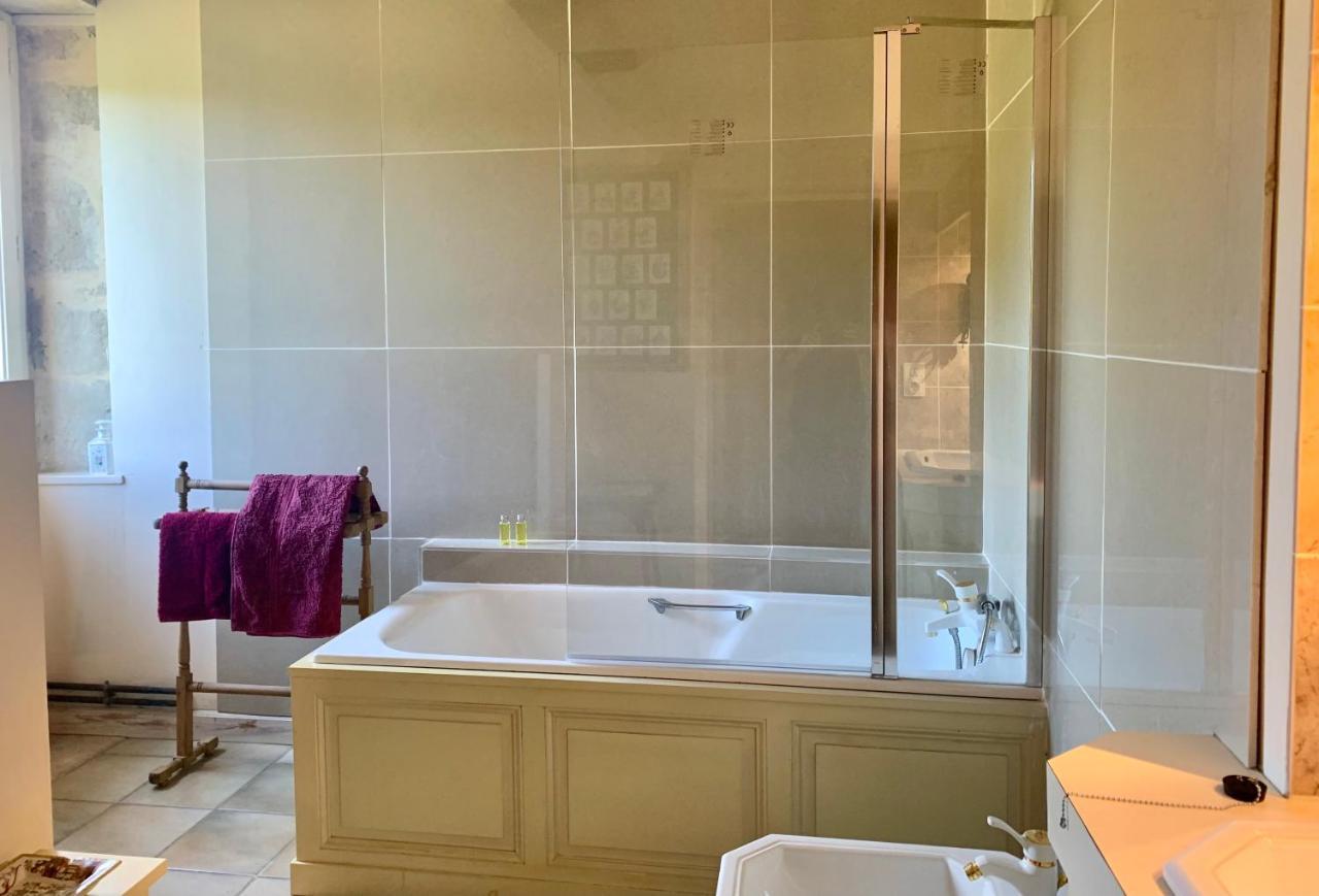 Bed and Breakfast Logis De La Touche Saint-Hilaire-des-Loges Esterno foto