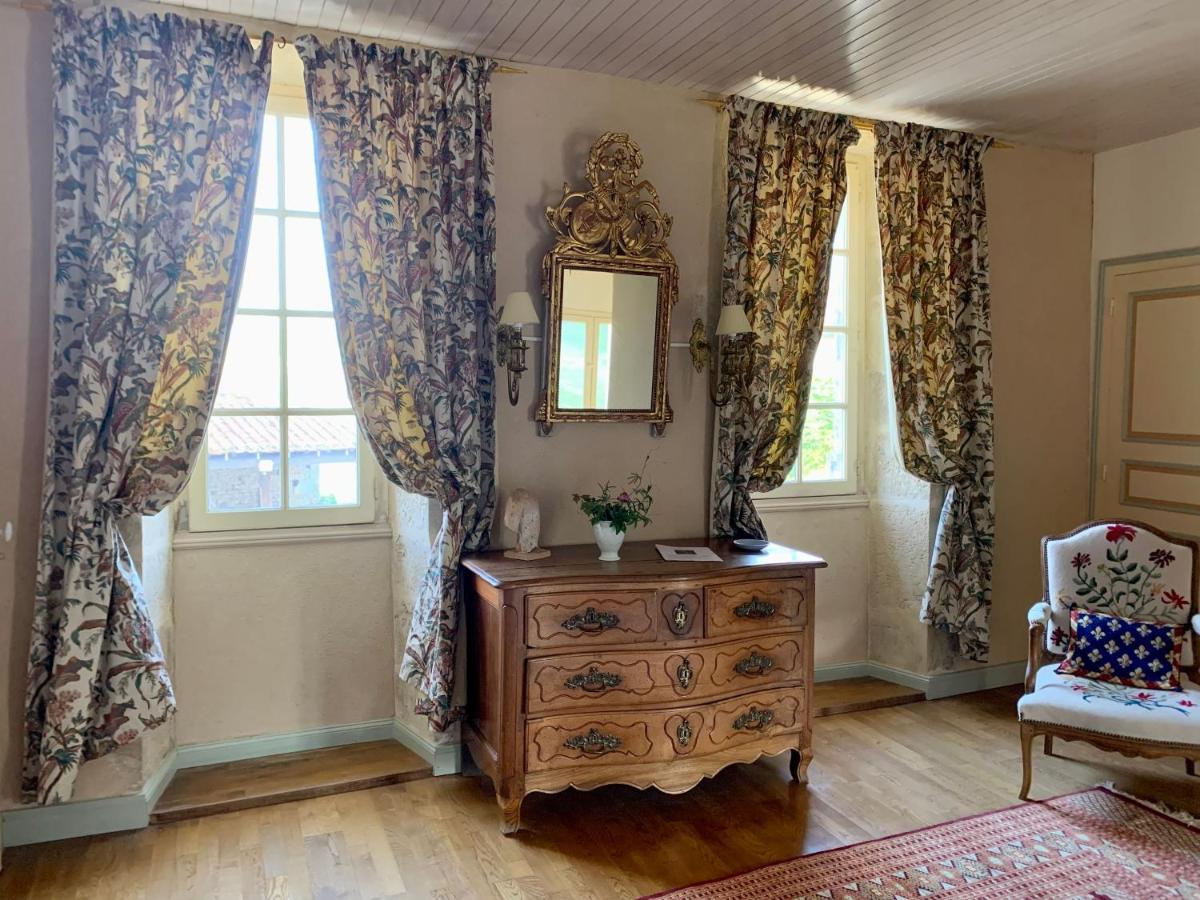 Bed and Breakfast Logis De La Touche Saint-Hilaire-des-Loges Esterno foto